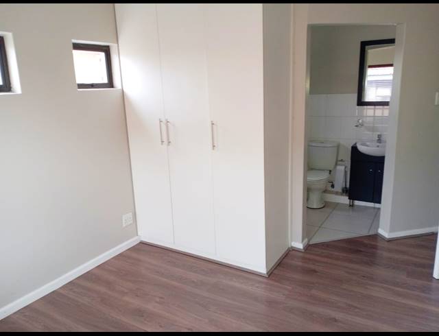 3 BEDROOM FREESTANDING TO LET IN NOORDRAND